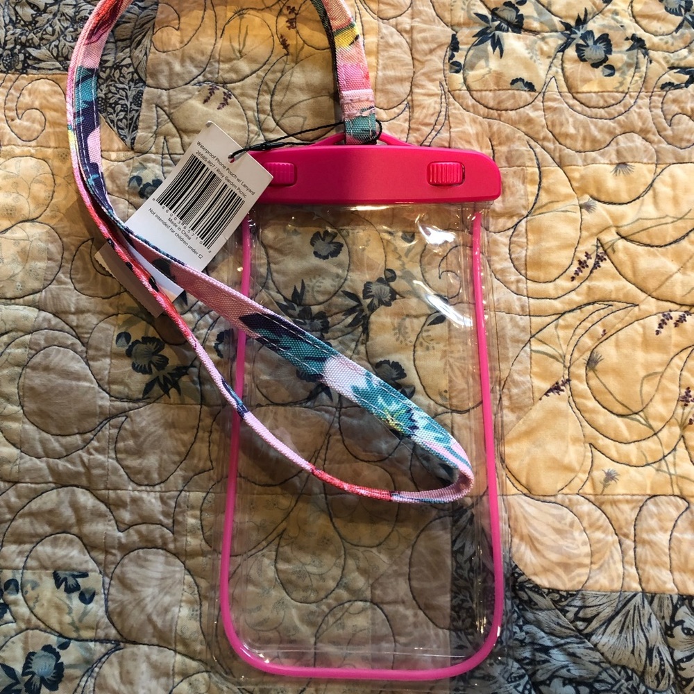 Vera Bradley Waterproof Phone Pouch NWT w/ lanyard